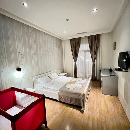 Granada Hotel And Restaurant Тбілісі Екстер'єр фото