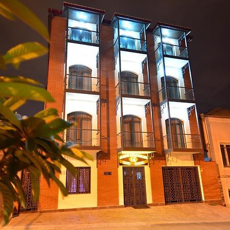 Granada Hotel And Restaurant Тбілісі Екстер'єр фото