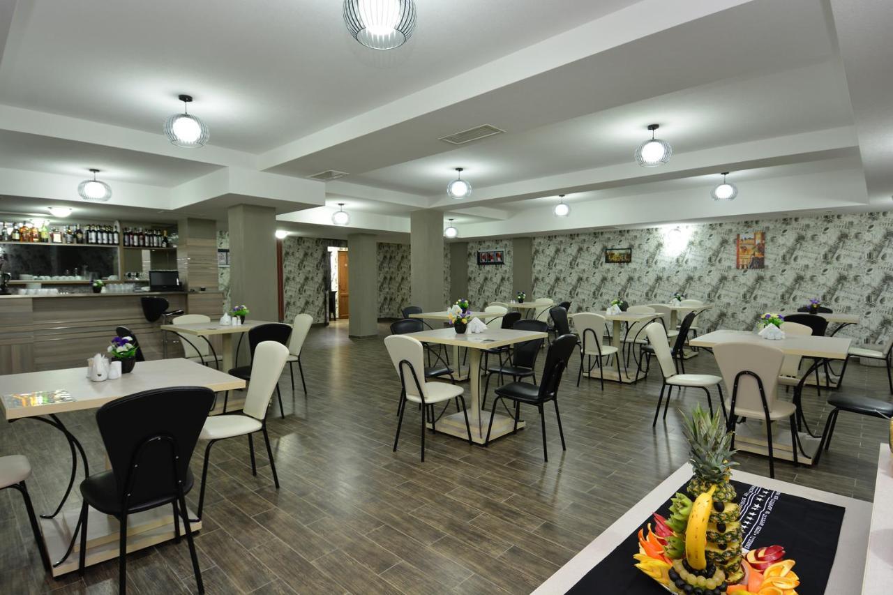 Granada Hotel And Restaurant Тбілісі Екстер'єр фото