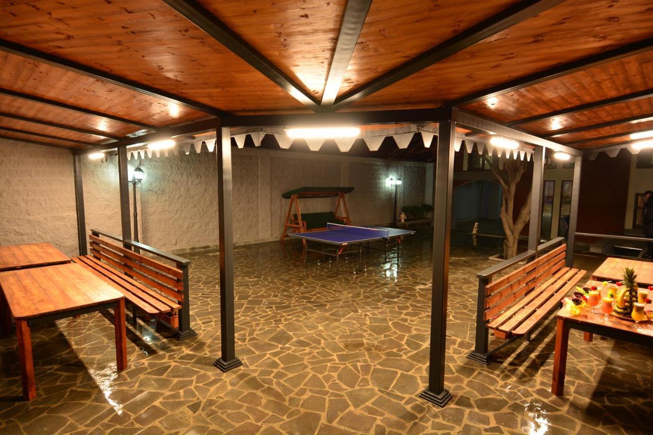 Granada Hotel And Restaurant Тбілісі Екстер'єр фото