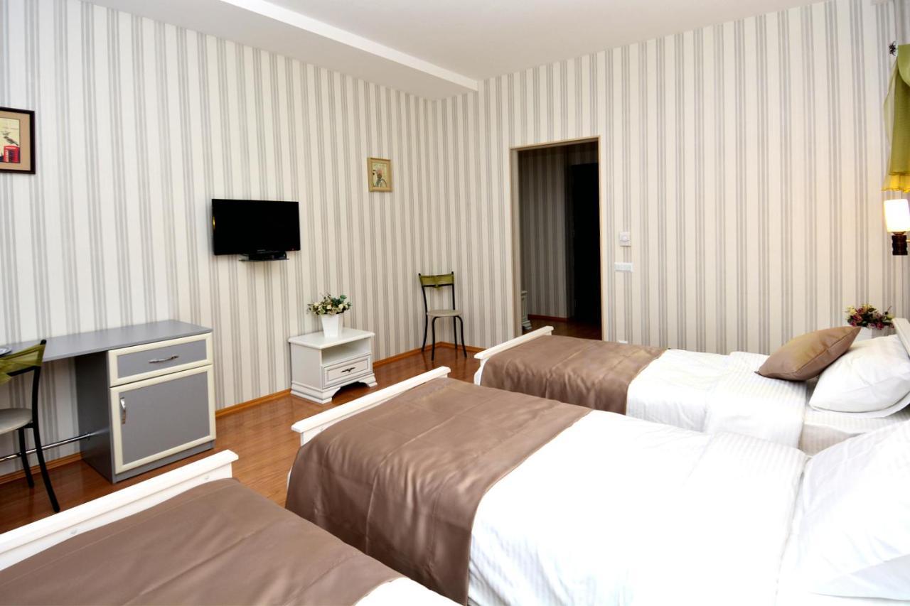 Granada Hotel And Restaurant Тбілісі Екстер'єр фото