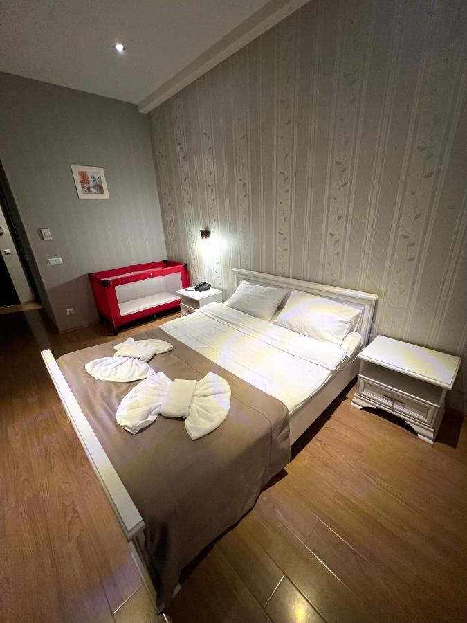 Granada Hotel And Restaurant Тбілісі Екстер'єр фото